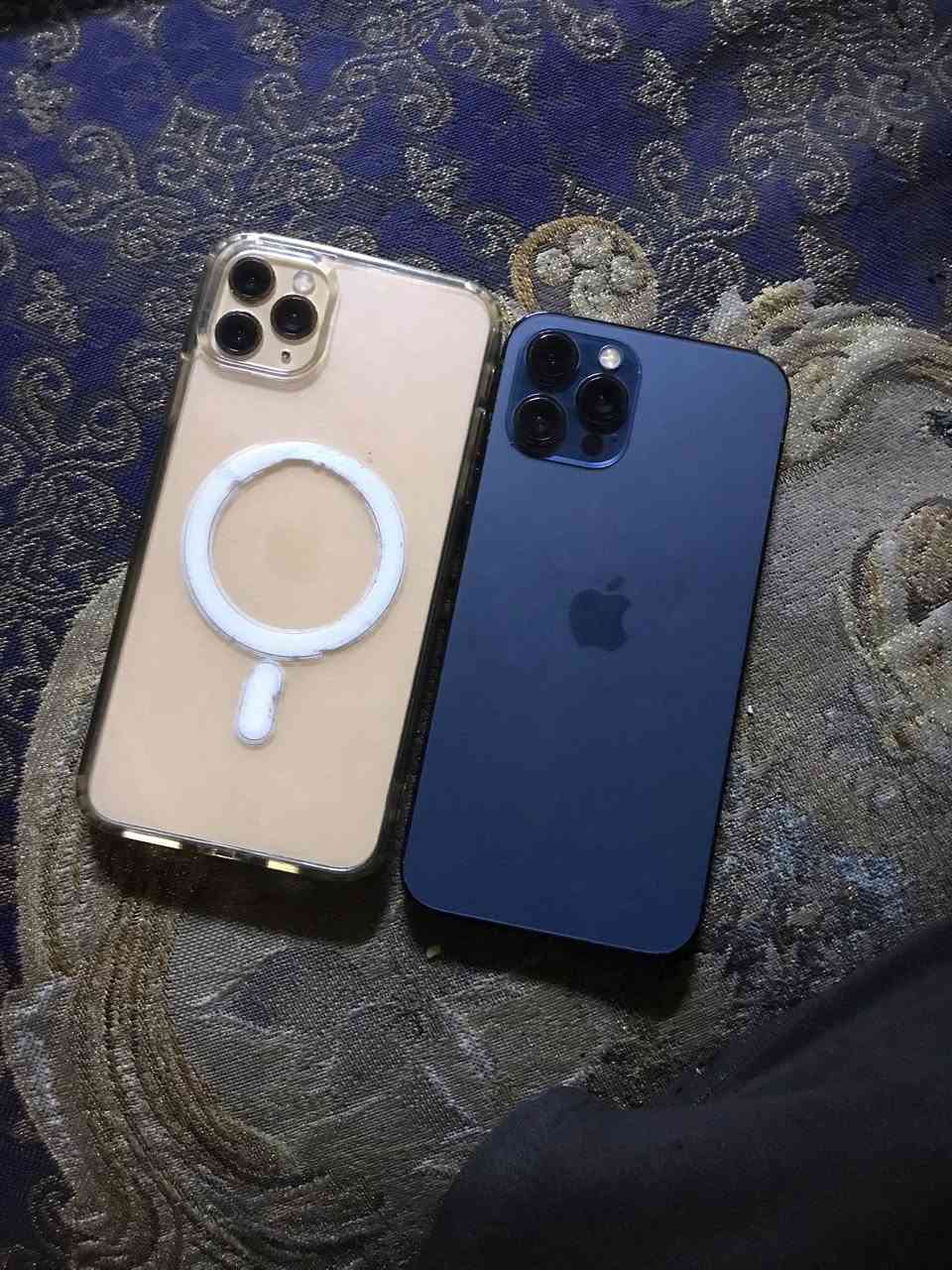 ايفونات العدد ٢ بيع او مراوس
الاول ايفون ١٢ برو ماكس جهاز بلادي على وضع الشركه بعده بي بس هاي نقطه زغيره كلش مثل مااموضح بالصور باقي الجهاز مكفول ذاكرته ٢٥٦ بطاريته ٧٧ بلادي الجهاز فيس ايدي شغال الجهاز اذا بي عطل تاخذه بلاش وتروح

السعر ٣٦٠ وبي مجال للشراي مو شراي لتعامل

الثاني ايفون ١١ برو ماكس ذاكرته ٢٥٦ فيس ايدي شغال

مستبدل شاشه وبطاريه بس بطاريته الاصليه موجوده عندي نسبتها ٨٠ الجهاز مكفول اذا بي عطل تاخذه بلاش

السعر ٢٥٠ وبي مجال للشراي مكاني بغداد مدينة الصدر

خابرني ع رقمي او واتساب ***********
