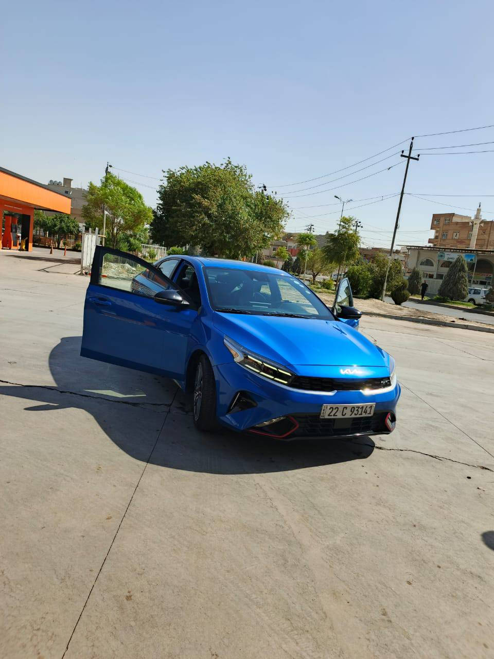 كيا فورتي موديل 2023 اللون ازرق بحري رقم اربيل هزة وسنوية جديدة باسمي
المواصفات فول 1/1
محرك 1600 تيربو 
كير اي تي ثلاث أنظمة قيادة 
فتحة سقف 
بصمة 
تحكم ستيرن فول 
رادار امامي خلفي جانبي 
كشنات جلد تدفئة تبريد 
شاشة كبيرة تدعم الكار باي وانظر ويد 
كامرة دوارة 
شاحن لا سلكي 
لايت لد امامي خلفي ولد نهاري 
شفتات ستيرن سبورت رياضي 
تبريد قطعتين ثلج 
تشغيل عن بعد 
إنارة ترحيب بالابواب
لد داخلي متغير الالوان بلادي 
دركة حرف D
تحديد مسار 
كروز سرعة 
ويل كل 18 كروم رياضي 
عداد المسافة 29 كم ضرر فقط دعامية أمامية صبغ وبارد شبر بالهلال الخلفي كما موضح بالسونار مكاني بغداد حي السفير رقمي ***********
السعر 170 وبيهة مجال بسيط حك الجية
