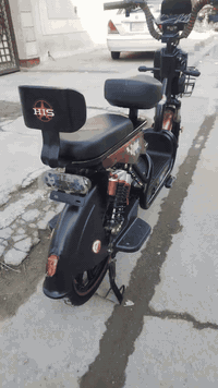 السلام عليكم دراجه شحن حجم 14
شركه HIS الغنيه عن التعريف
دراجه بعده جديده كلش مابيه اي نقص
استخدام اقل الشهر بعده بل ستيكر مال شركه 
وياه شاحنه الاصليه وبصمتين وسويجين 

السعر 350 الف وبيه مجال بسيط
العنوان بغداد الامين الثانيه 
رقم الهاتف ***********
