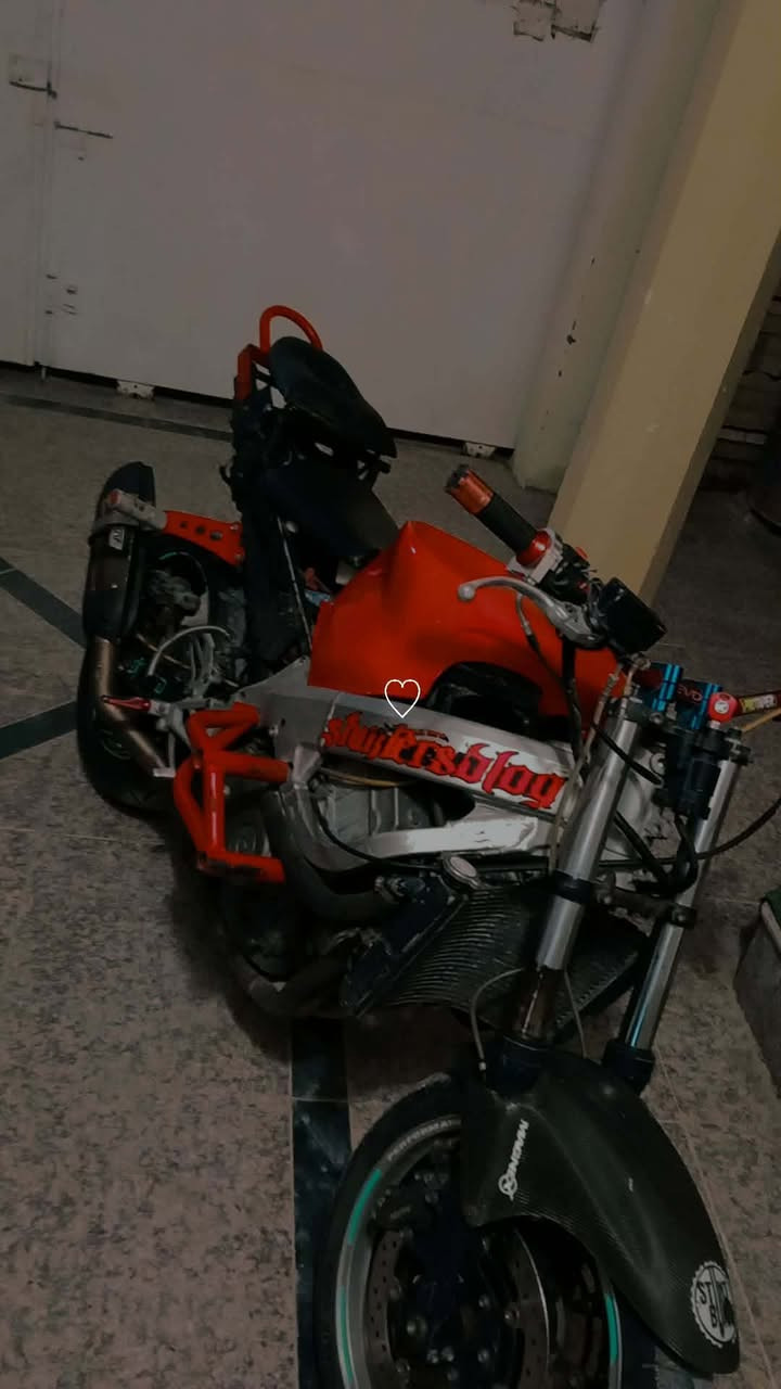 سلام عليكم مكلف بل نشر افوراي 600 اول كصه دراجه نكره بكل وكت حماوه ما تعبر 85 حلوه دراجه للبيع او مراوس شراي يتصل او يراسلني خاص او واتساب رقم ***********
