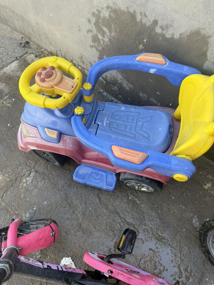 سلام عليكم باسكلات للبيع قياس ١٤الاحمر والوردي ١٢بس عايزات تاير كل باسكل


**إذا كنت صاحب هذا الإعلان وتريد حذفه لأي سبب، رجاءا أرسل رسالة إلى الدعم الفني**