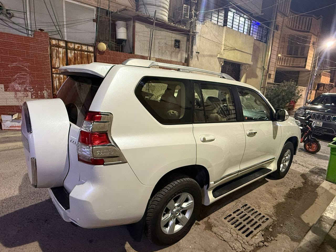 برادو ٤سلندر ٢٠١٤لاصبغ ولا بارد سياره على ايدي مانقصه شي تخم تاير باتري جديد سياره حلوه تجي وتشوفه سنويه منتهيه  سعره دفترين اوخمسه اوستين ٢٦٥ ورقه البصره الجزائر العباسيه *********** بدون زحمه لا تخابر ٢بليل اولا تجيني بليل تشوفه وشكرن ماشيه ١٠٩
