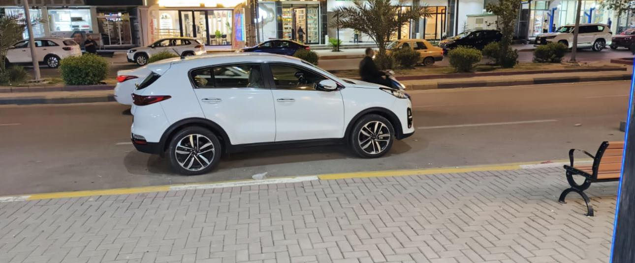 كيا سبورتج موديل 2020خليجي رقم بغداد 
مواصفات نص فول ماشيه 81 حقيقي
شاشه كامره خلفيه تحكم ستيرن 5 ويل كب 3 انظمه قياده حساس امامي وخلفي تبريد قطعتين أشاري مري شفط 
بدون حادث وصبغ فقط بارد للبيع فقط سعر195 بيه مجال
للستفسار اتصال *********** وات ساب 
مكان ديالى
