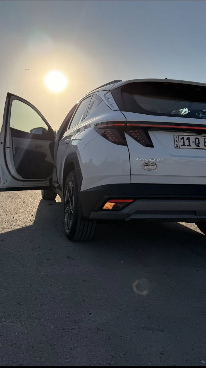 السلام عليكم
هيونداي توسان  2025 خليجي
ضمان شركة  الاولى موتور  60 الف او ثلاث سنوات
السيارة  اخت الزيرو شخط زغير ما بيها 
ماشية بس 16 الف 
رقم بغداد باسمي 
سيارة فول عدا الفتحة 
المواصفات:
تحكم استيرن كامل
كراسي كهرباء
تشغيل عن بعد
اربع وضعيات للقيادة 
ECO-normal-sport-smart 
شاشة كبيرة تدعم الكار بلي
جنطة كهرباء
حساسي امامي و حساس خلفي 
لايت زينون LED
مرايات كهربائية قابلة للطي 
شحن لاسلكي و منافذ شحن

السعر 245 وبيها مجال بسيط 
رقمي  ***********
مكاني بغداد الدورة
