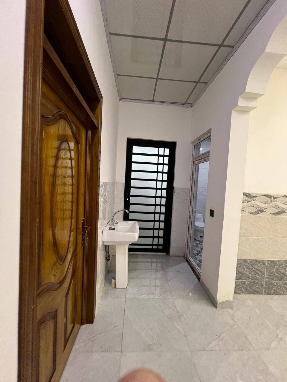 (دار للبيع مساحتها 180متر الواجهة 9العمق 20 حي الملاين الثانية مجمع الملك.  عدد الغرف 6 الصحيات عدد 3. البيت زيرو زيروجديد) ......... ملاحضة 👈 الي يكدر يشتري بيت أو أرض لا يتردد ابد لان راح يصير تمليك الزراعي والجمعيات بعد فتره قصيره وراح الأسعار ترتفع اكيدفسارعو بالشراء


**إذا كنت صاحب هذا الإعلان وتريد حذفه لأي سبب، رجاءا أرسل رسالة إلى الدعم الفني**