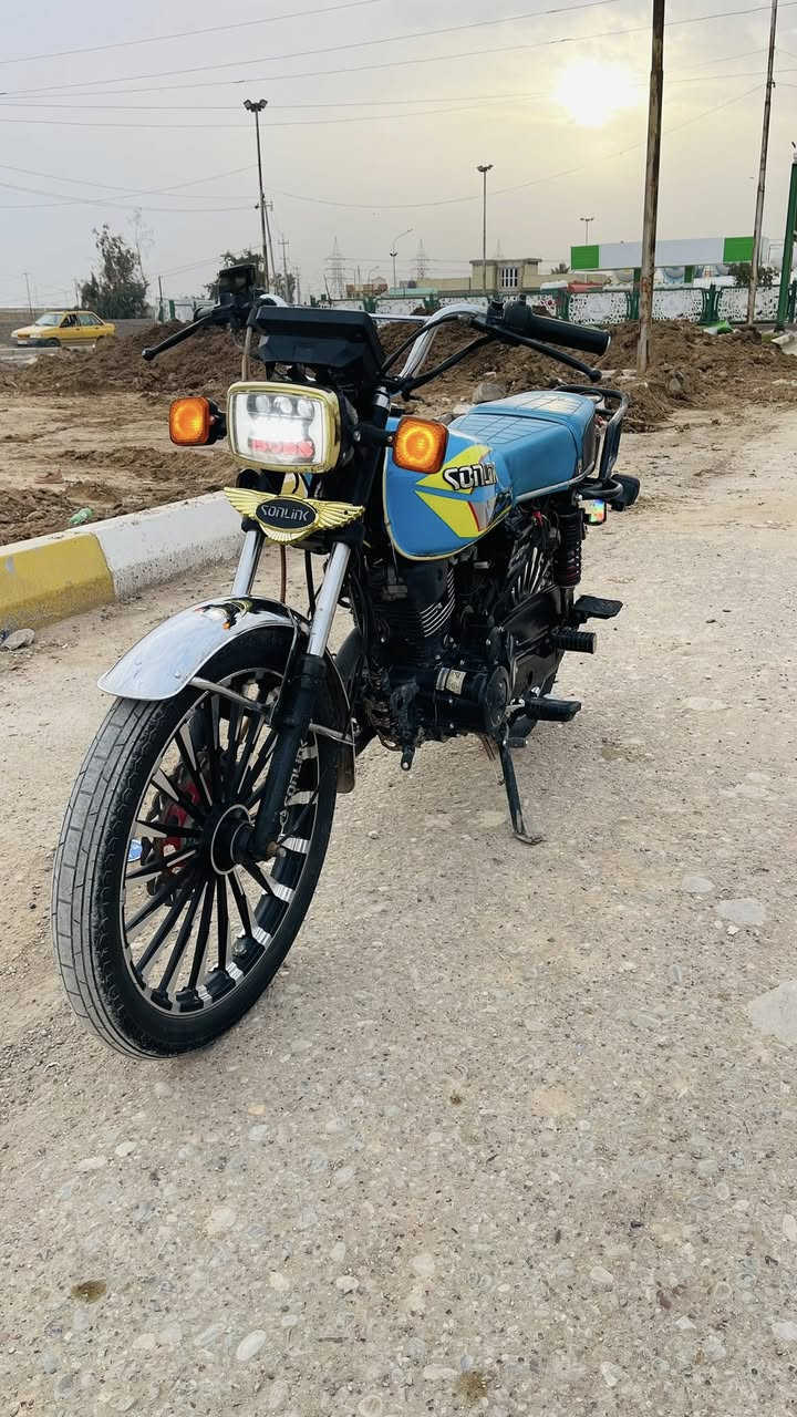 سلام عليكم دراجه للبيع مديل 2025 مكفوله كفاله عامه اوراق كامله مكاني بغداد الحسينيه المعامل ***********
