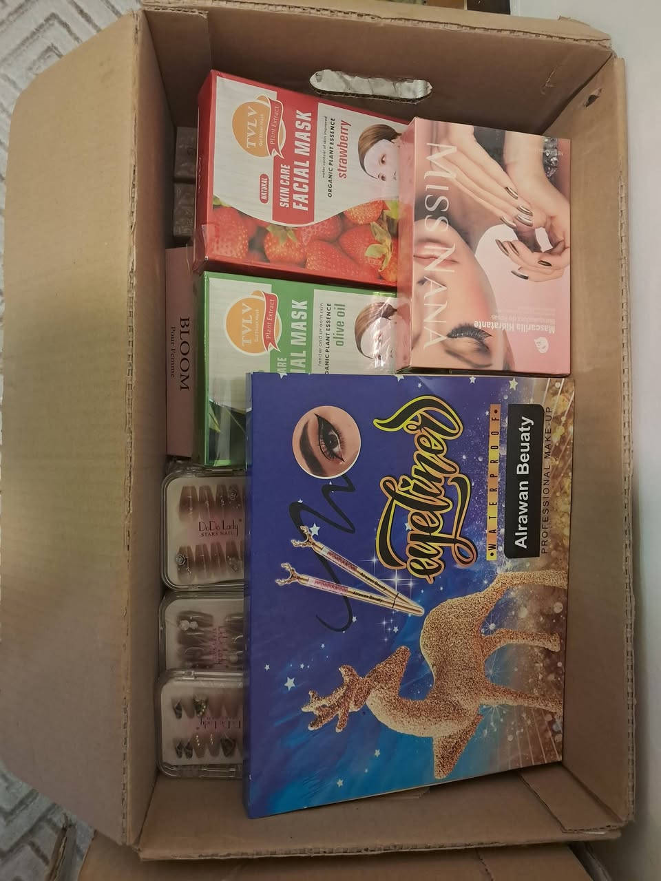 السلام عليكم اخوان عندي كارتونتين كوزمتك منتجات كوريه وجنط عندي بيج اريد اصفي لان ماعندي مجال البيع بسعر الجمله
الجاد يعلق ادزلو تفاصيل خاص


**إذا كنت صاحب هذا الإعلان وتريد حذفه لأي سبب، رجاءا أرسل رسالة إلى الدعم الفني**