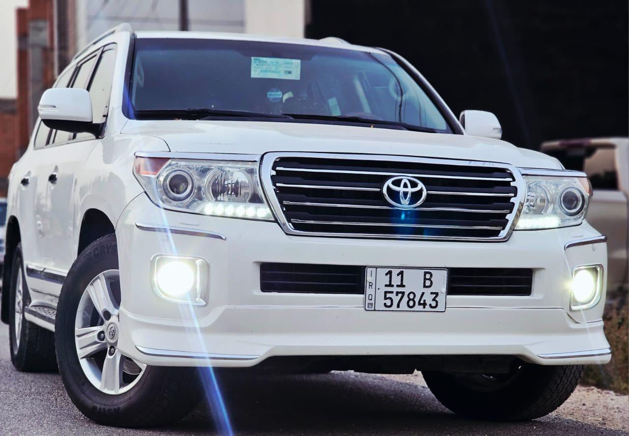 لاندكروز 2012 فطيم اصل V6 
(السيارة مكفولة كفالة عامة )
كير ومحرك مامفتوح
رقم بغداد 
بصمتين +بصمة ابواب 
تحكم ستيرن
فور ويل
شاشة كبيرة
فتحة سقف 
كشنات جلد
كشن كهربائي  
حساسات امامي خلفي 
8ايرباك 
مري قلاب عند الرجوع 
مري كهرباء 
ثلاجة 
وبعد هواي مواصفات معروفة مواصفات الفطيم 

ماشية 170 الف كيلو والسيارة جدا جدا نظيفة ومعتنين بيها ومكفولة من كلشي

السعر 370 وبيه مجال بسيط

رقم صاحب سيارة ***********
