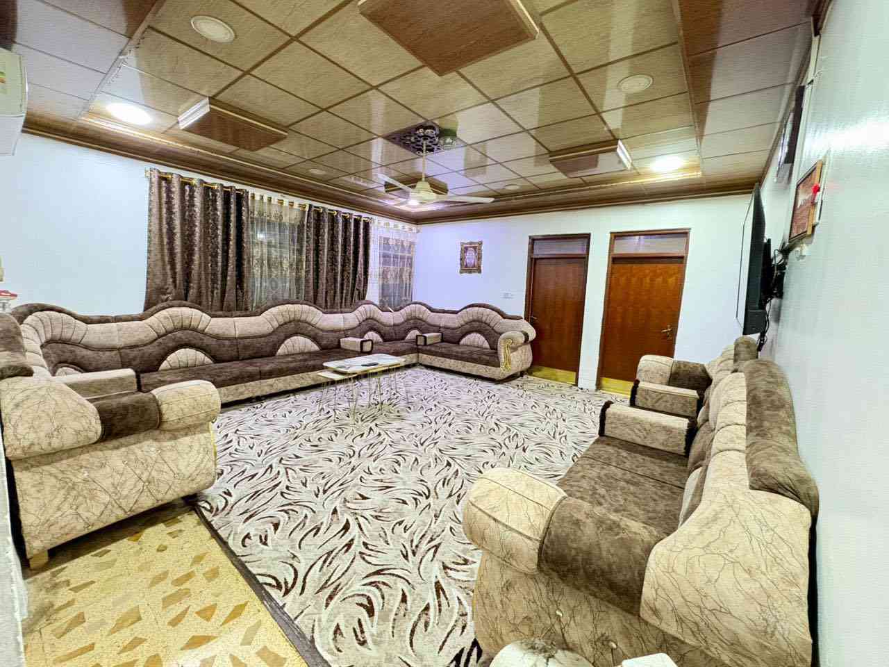 ⭐️ دار للبيع  او معارض 👉✅
حي الحدباء الاولى ( قرب سائدين المضخه )
◀️ المساحة   240متر 🏠
◀️ الواجهه 12 متر 🏠
◀️ النزال 20 🏠
◀️ بناء قديم محدث 2020
◀️ إتجاه شروق تام

الطابق الاول 
غرفتين نوم وهول كبير ومطبخ وحديقة واستقبال

الطابق الثاني 
4 غرف وخدمات

للاستفسار الاتصال 
*********** ☎️
***********☎️

  نستقبل عقاراتكم و طلباتكم على الارقام اعلاه او مراسلة صفحتنا
