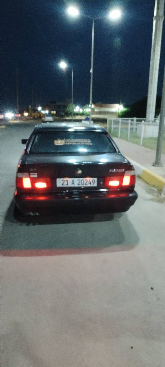 بدون ضربة كلين شرط الفحص BMW
موديل 1990
محدث بجم عريض  1990
رقم سليمانية تحويل وكالة 
 السنوية تسقط بشهر ال١٠ 
عليها غرامه ورقتين تنزل من السعر 
تبريد ❄ 
تدفئة 
 جامات كهربائية ٤
سنتر لوك 
كير ومحرك شرط 
بدون صرف ولابخار 
زينون شمسي 
اكسل حجم كبير تراي شرط ٢٠٠
 ورون ناصي 
ويل البينا 
كهربائيات شرط 
السعر55 $
الرقم 
***********
*********** كركوك, العراق
