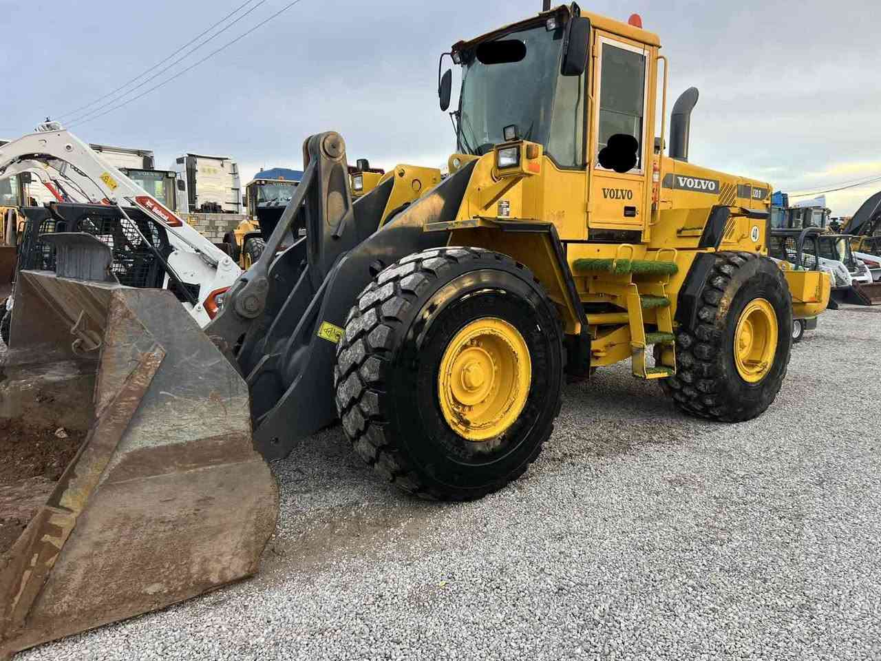 للبیع حجم 120D مودیل 2001منفیس صبوغ عام 
***********
