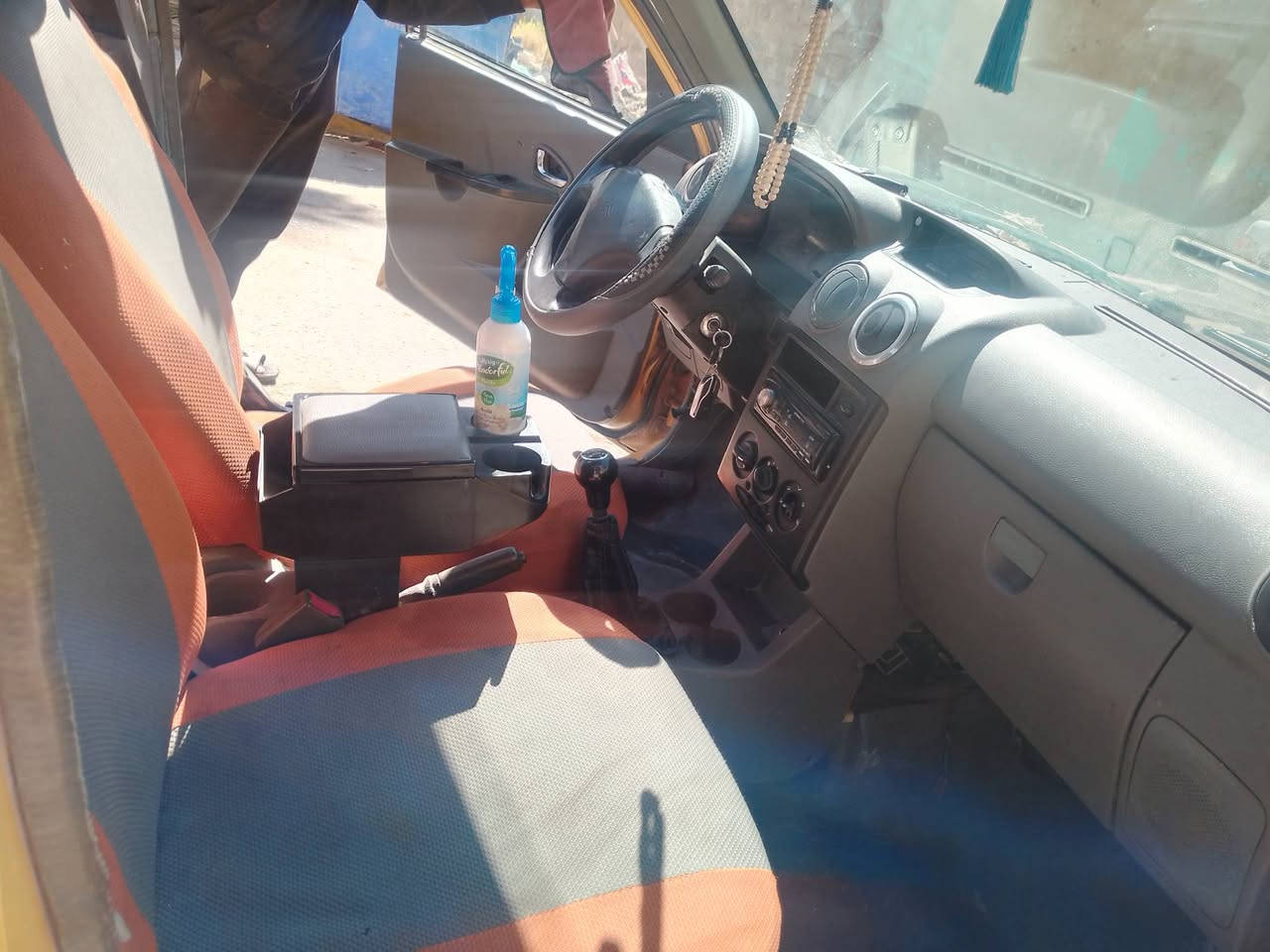 السلام عليكم سايبه للبيع منغولي السياره خير من الله مكينه مكفوله كير مكفول مصفره هيه وغرامه سنويه ماصقطه راعيها يريد مداور مكان كربلاء سياره ثرايك للبصره يشهد الله بيها حظ مديل 12 رقم بغداد السعر 27 وبيها مجال قليل راعيها يريد مداور يعني من تجي كعدك ويه راعيها جماعت العشرين ذا تعلق فشر عليك معه حتراماتي لناس المحترمه***********
