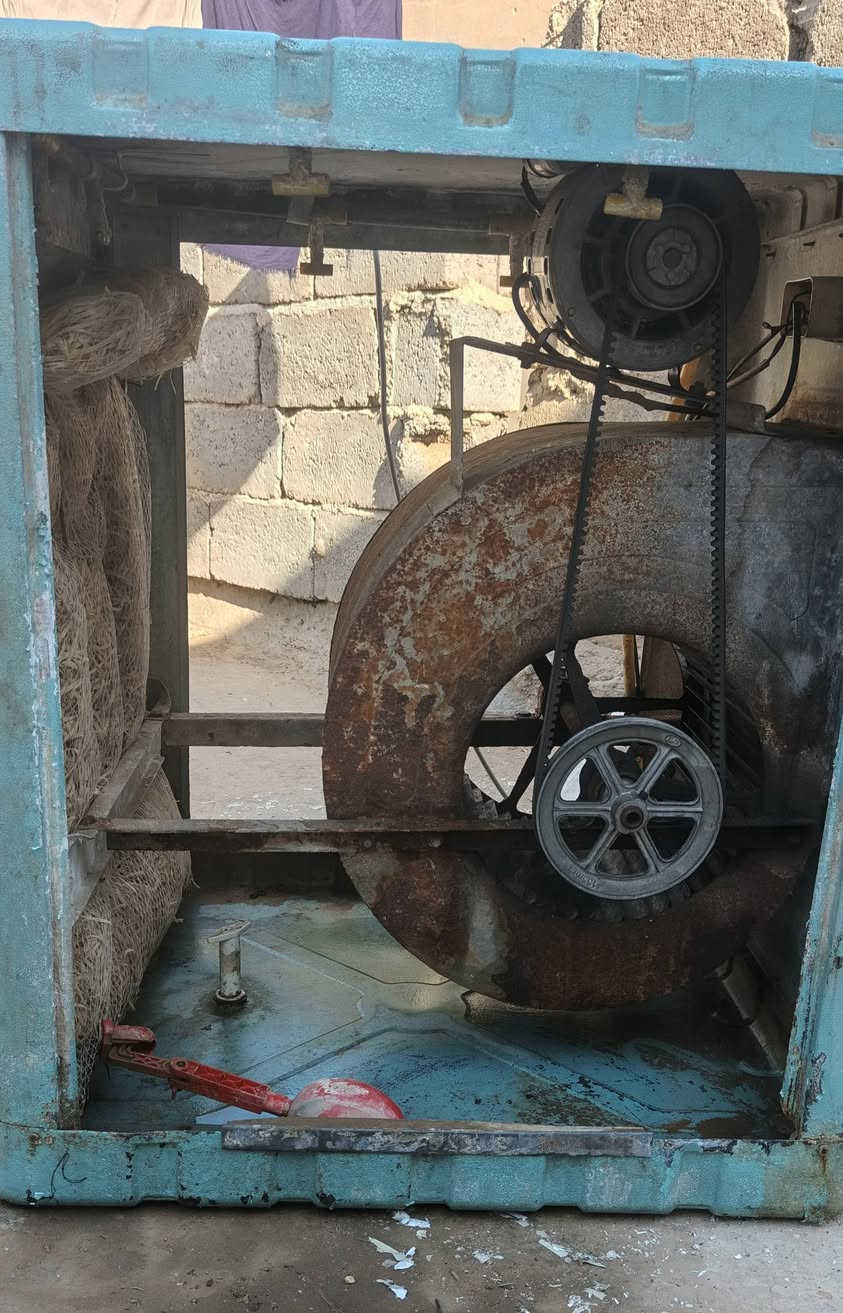 يوجد مبرده للبيع شغالة سرعتين كلشي ما بيها ماطور جديد بالباكيت ذاك اليوم اشتريته مثل ما واضح كدامكم
السعر 65 الف
مكاني فلوجه حي رساله

*********** واتساب
 ***********

