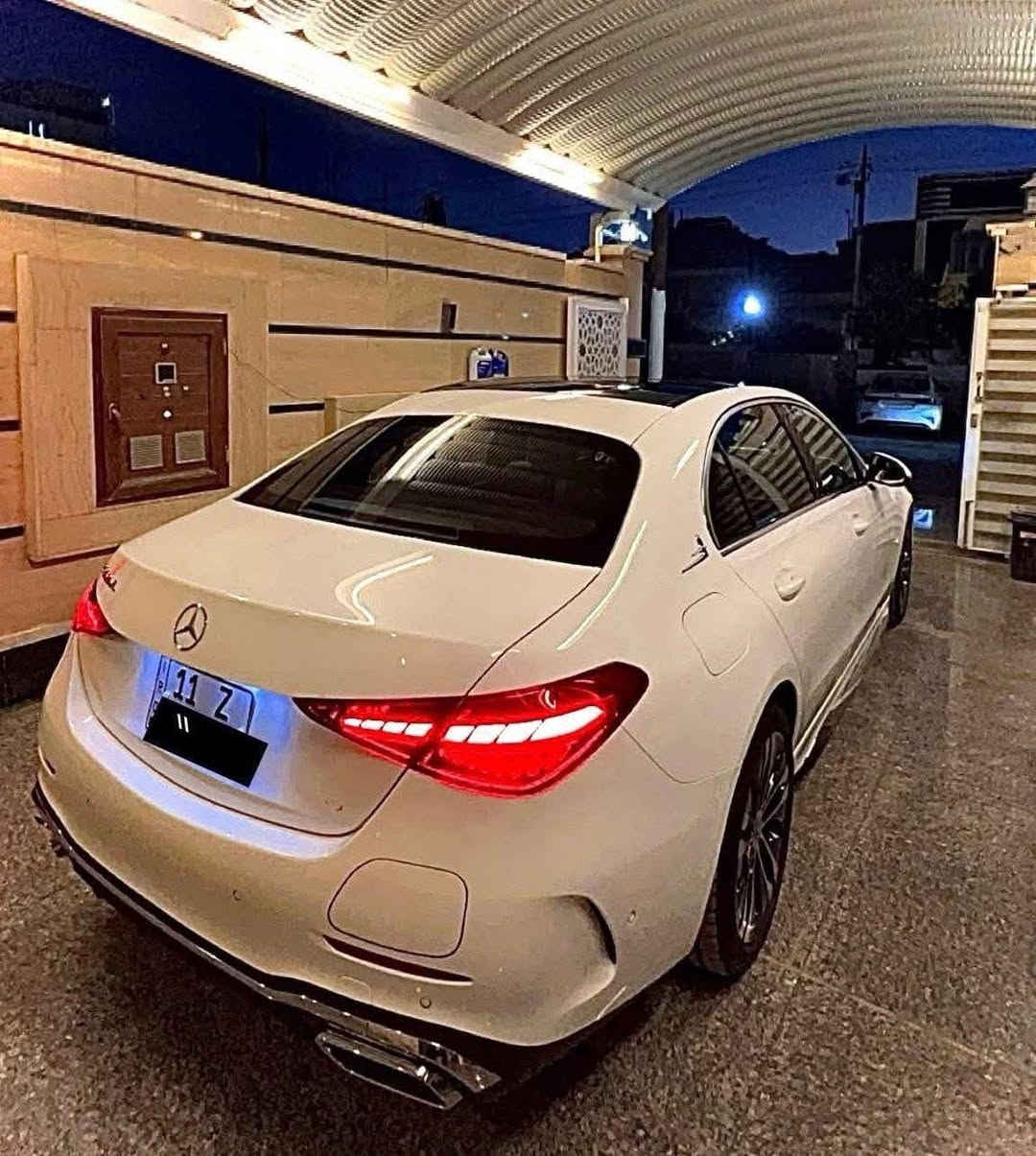 السلام عليكم من رخصة الادمن
مارسدس 2024 فئة c350EL السياره كفاله عامه رقم بغداد تحويل مباشر السياره زيرو مماشيه اقل الالف ماشيه بصمات ثنين وياها عنوان بغداد المنصور سعرها على خاص  غير متواجد على فيس بوك ***********
