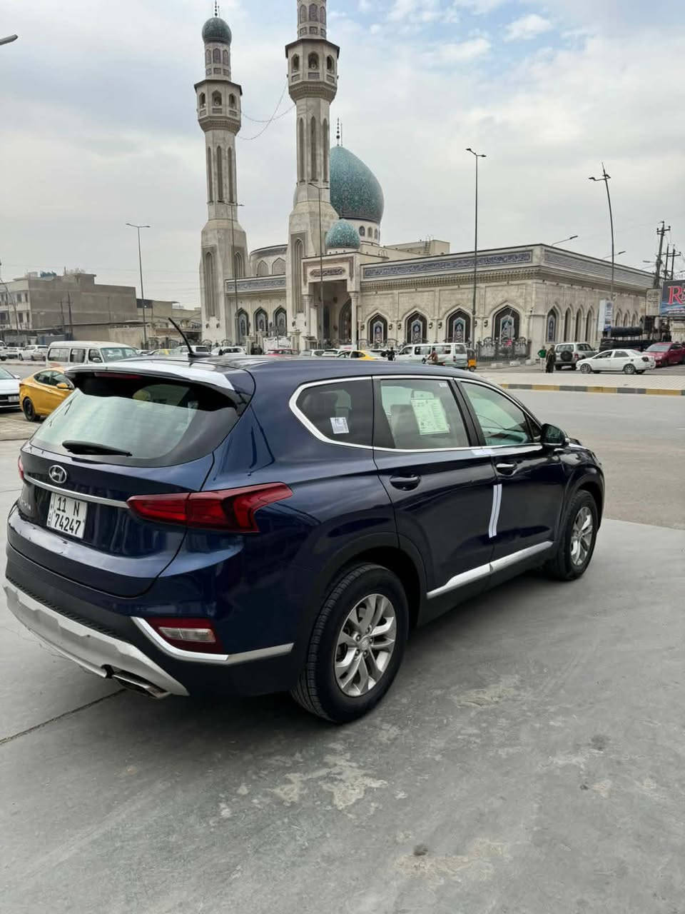 السلام عليكم
سنتافيه موديل 19 بغداد نكليزي تحويل شرط 
 
حادثها جاملغ وبنيد بدون دواخل  فقط
مكينه وكير وتبريد وحداديه لوك.   

مواصفات 
شاشه كامره
تحكم ستيرن جيهتين
مانع نزلاغ 
ثلاث انضمه قياده 
نضمام ايكو 
ويل كب كروم 
اربعه سلندر. 5راكب.  

مراوس يرهم.  مكاني بغداد. 

السعر انتصال وتدلل

***********
