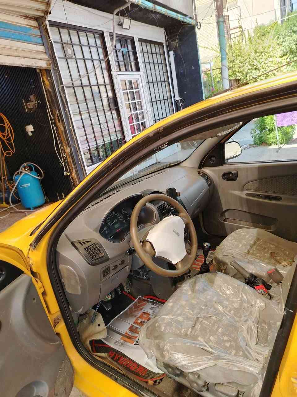 السلام عليكم طيبة للبيع موديل ١٥ السيارة خير من الله كير محرك زينات صدر امامي خلفي زينات تخم تاير ابو الخط السيارة بيهة ملاحضات الصغيرة بس اني ممسويهن لأن جاي ابيع السيارة ابسمي الرقم الجديد ٣٥  او بيهة مجال مكان السيارة صليخ رقم الهاتف ***********
