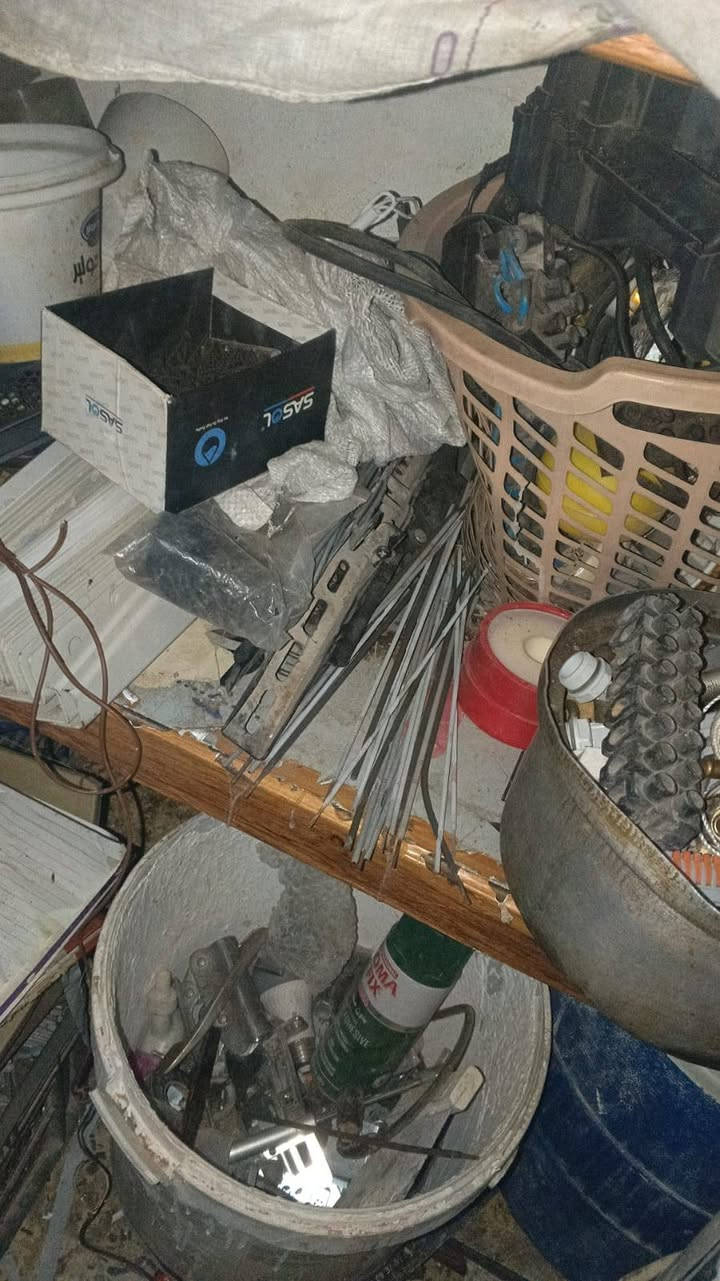 السلام عليكم غراض حداده للبيع مكاني بغداد حي العامل الاستفسار وتواصل على رقمي  ***********
