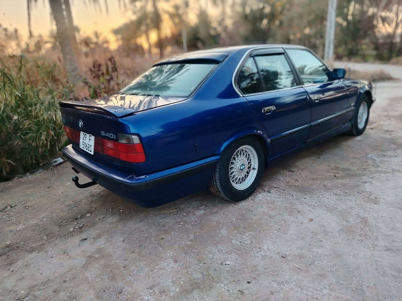 بي ام دبليو 540 V8
رقم واسط انكليزي جديد
 هزه جديده لغاية 2027
السياره بأسمي ماناقصها شي
السعر 55$ وبيها مجال 
*********** تلفون +واتس
