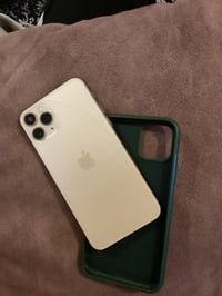 آيفون ١١ • ٦٤ • بطارية ٧٢%