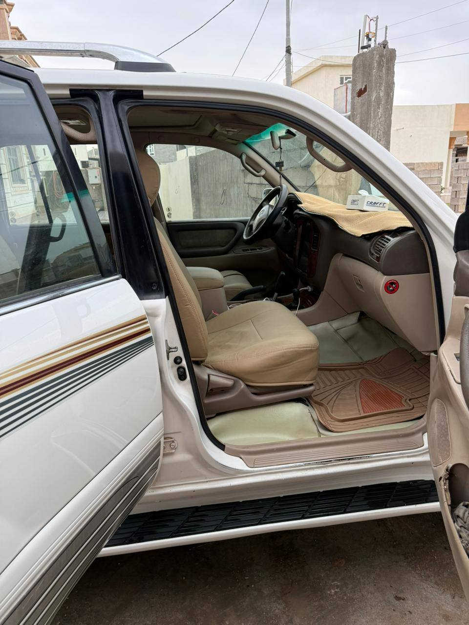 لبيع لاندكروز موديل ٢٠٠٠   دعاميات صبغ فقط  كير محرك مكفول السعر ١٧٠  للإستفسار***********
