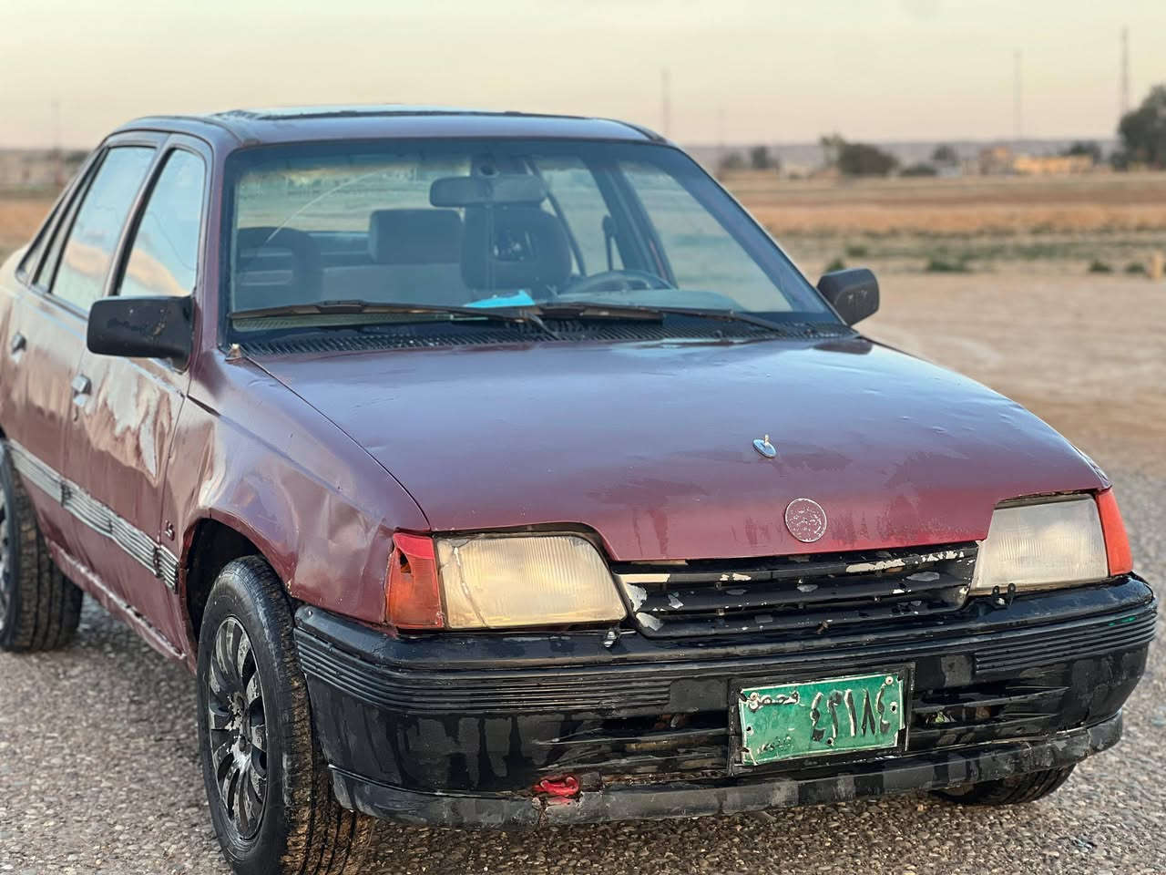 السلام عليكم للبيع فقط بدون مراوس اوبل كاديت موديل 91محرك وكير شرط مال كصه صدر تخم تاير جديد سياره جاهزه سنويه خضره ابيعك حبل مكفوله دوله وعشاير السعر)(9)وبيها مجال جدآ قليل هاتف *********** مكان السياره مفرق الشرقاط
