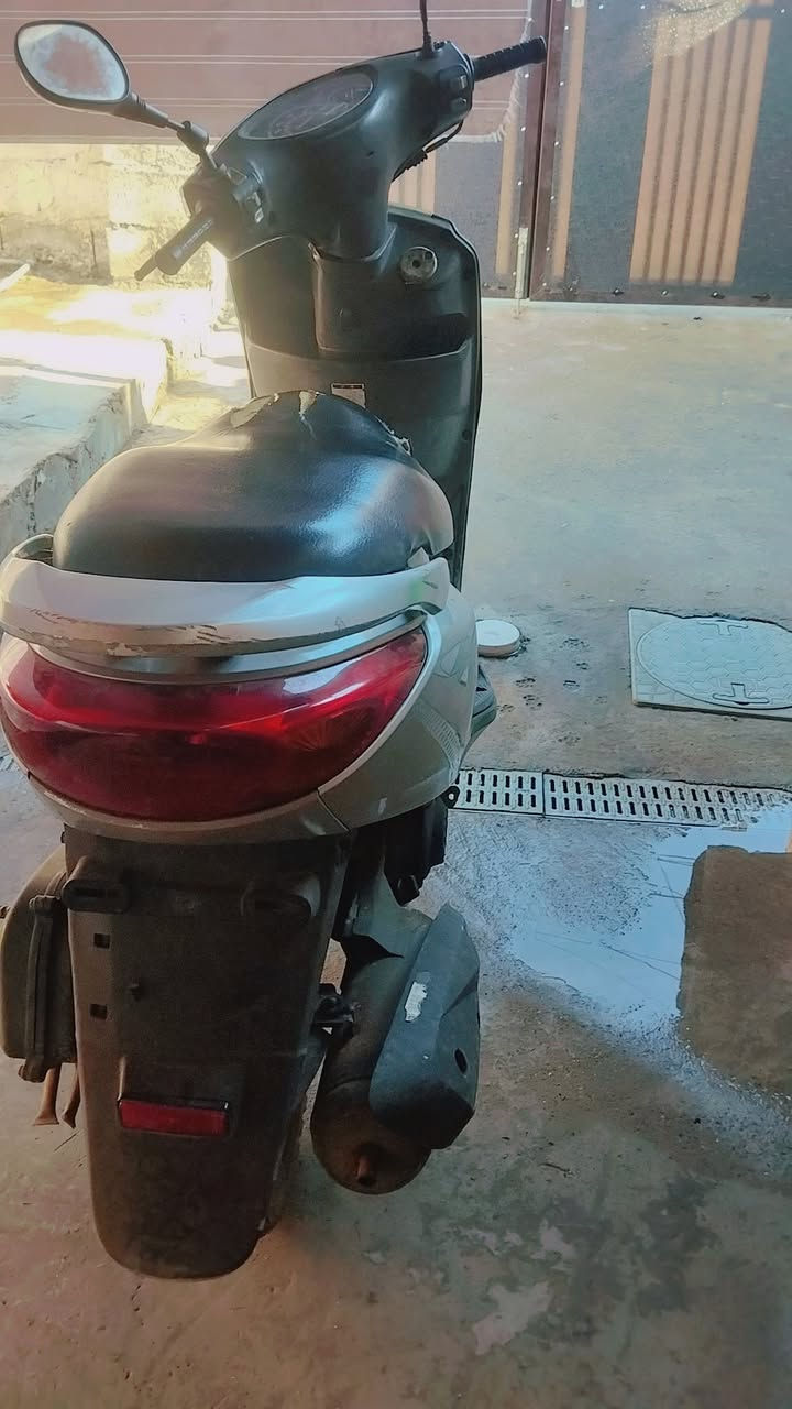 للبيع دراجة بريز مكينة مكفولة كفرات ختم واحد *********** سعر 600
