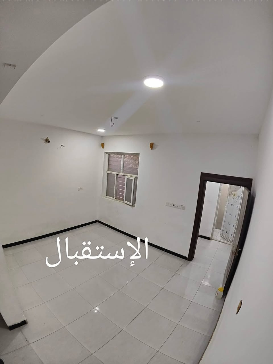 بيت 100 متر للإيجار
بيت 100 متر للإجار مجمع المختار في الكوفة بداية  شارع المعمل يبعد 5دقايق عن مسجد الكوفة ,
بيت بناء جديد و نظيف جدا يتكون من طابقين 
الاول:- صحيات ثنين داخلية و خارجية واستقبال ومطبخ و غرفة 4×5 
الطابق الثاني:- مساحة صغيرة و سطح 
المجمع بيه حراسة وكامرات  مراقبة وكامل من ناحية الخدمات  والناس البيه  طيبة ومثقفة 
قريب على  المجمع مدارس اعدادية ومتوسطة بنات 
بوقت الصيف خط المولد ذهبي 
ايجارة 325 قفل  
و 20 الف دينار شهريا للحراسة والنفايات
للاستفسار اتصال بالرقم ***********
