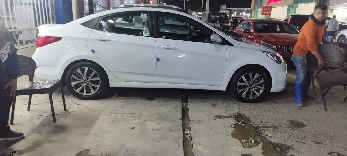 السلام عليكم اكسنت موديل 2016 مكفولة من الشخط والرصعة كفالة عامة جديدة بمعنى الكلمة رقم بغداد الدولي ماشية 65حقيقي بسمي هزة ورقم جديد السعر 130 مكاني بغداد العامرية او معارض البياع للاتصال 
*********** بغداد, العراق
