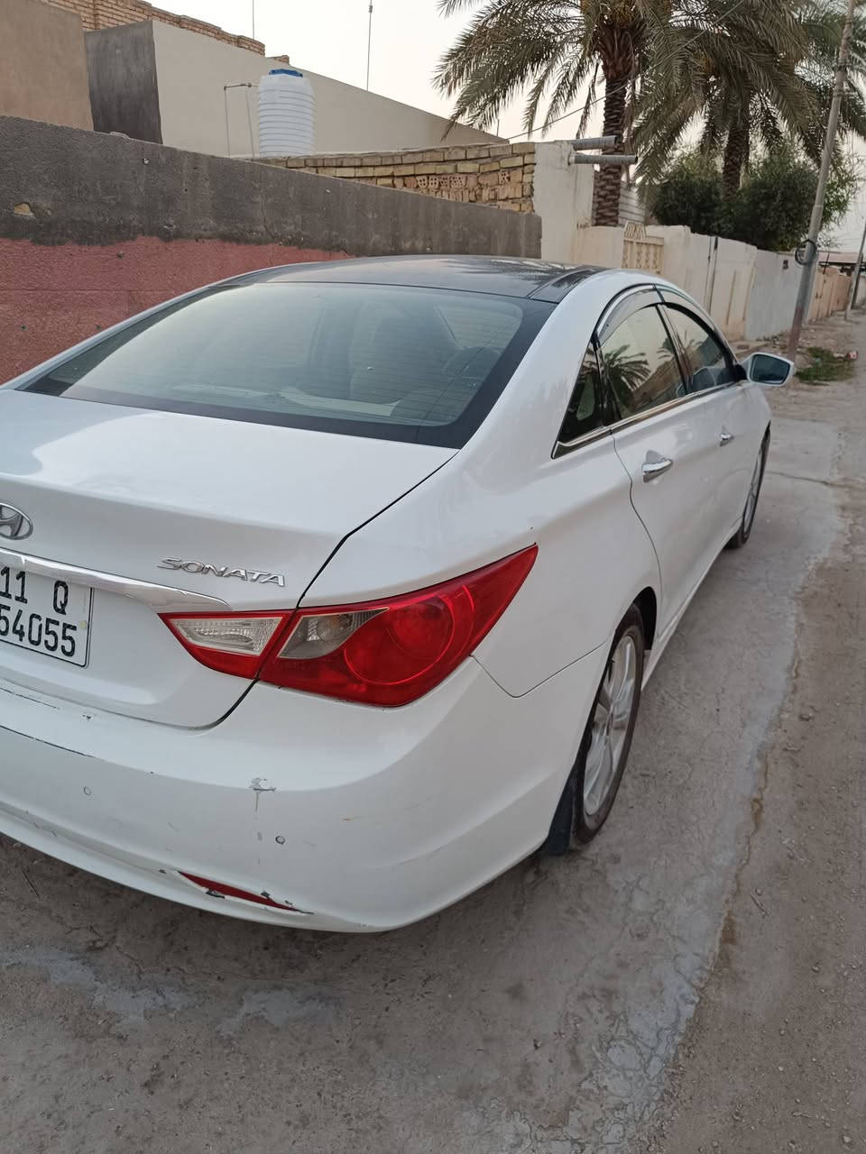 سوناتا ٢٠١١ خليجي أبيض اللون محرك ٢٤٠٠ دوش فول مواصفات عدا البصمه مكفوله بيها بس نص قبق جنطه صبغ فقط بانوراما قطعتين تبريد مري شفط شفتات ستيرن اشاير مري رقم بغداد بسمي سعر ١١٨ مكانها بابل المسيب السده 
***********
