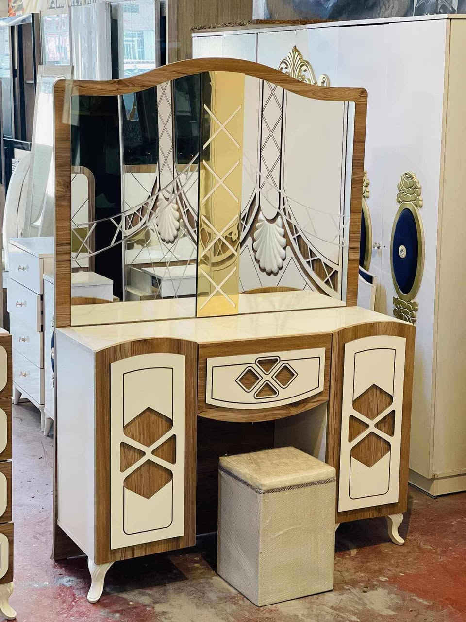 ‎غرفه نوم تركي مستخدم‎ بغداد, العراق


**إذا كنت صاحب هذا الإعلان وتريد حذفه لأي سبب، رجاءا أرسل رسالة إلى الدعم الفني**