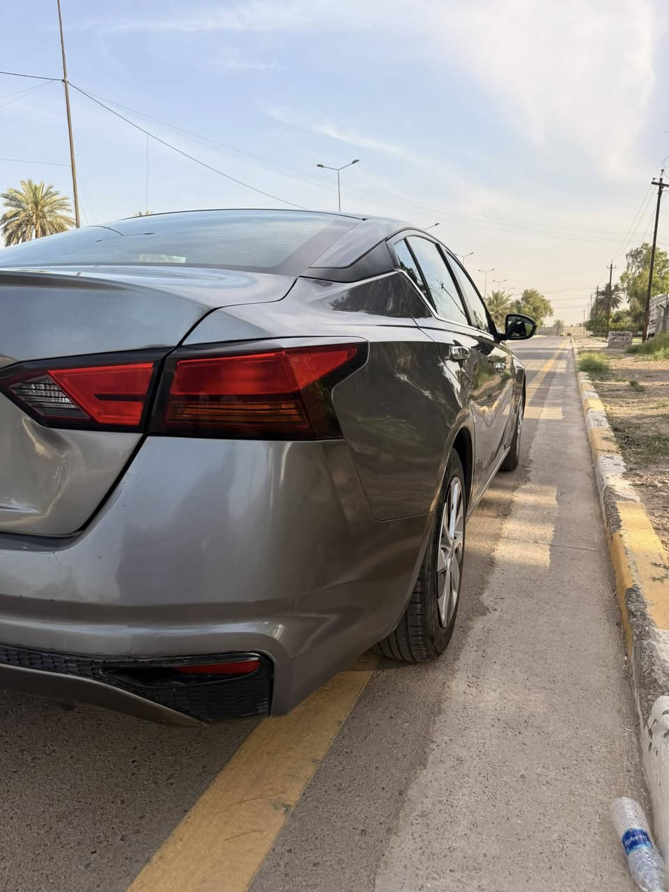 نيسان التيما 2022 sv
ضربتها بره بالصندوق وهنا بيها بارد خفيف بالجاملغ بجهه السايق ماشيه 100 كيلو سياره منقاصها شي
مكاني بغداد
***********
