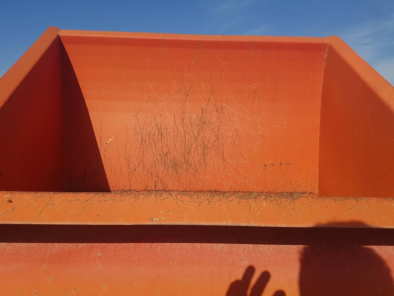 ئەم کاوکتە بۆفرۆشتن،نوێیە کەم ئیشی کردووە کاکوتی گیاو قەسەڵە.
2ملیۆن دینار  شوێن پشدەر
***********
