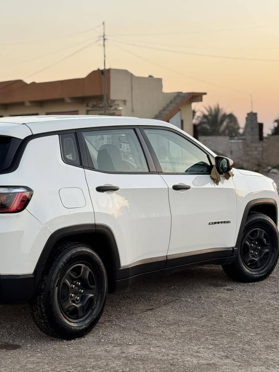 جيب كومباس موديل 2018 
حادثه خشم البنيد 
صبغ بنيد ودعاميه 
بدون تبديل بدون ايرباك 
ماشبه 93 الف مايل 
رقم بغداد انكليزي باسمي 
بيه تكحيل بلجاملغ الخلفي 
مكينه 2400 كير 6نمر 
بيع او مراوس بجالنجر موديل 16وفوك 
سعره 132 وبيه مجال 
مكان السياره ديالى /بعقوبه


**إذا كنت صاحب هذا الإعلان وتريد حذفه لأي سبب، رجاءا أرسل رسالة إلى الدعم الفني**