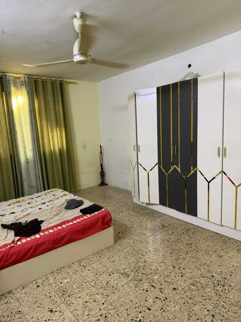 للبيع بيت 
في حي جمهوريه خلف كماليات 
مساحه ١٥٤متر 
شارع ١٠متر تبليط وخدمات كامله 
قرب جامع الفرقان 
للاستفسار مراجعة مكتب حاتم للعقار مقابيل محكمة تحقيق الفلوجة الجديدة او الاتصال ***********
