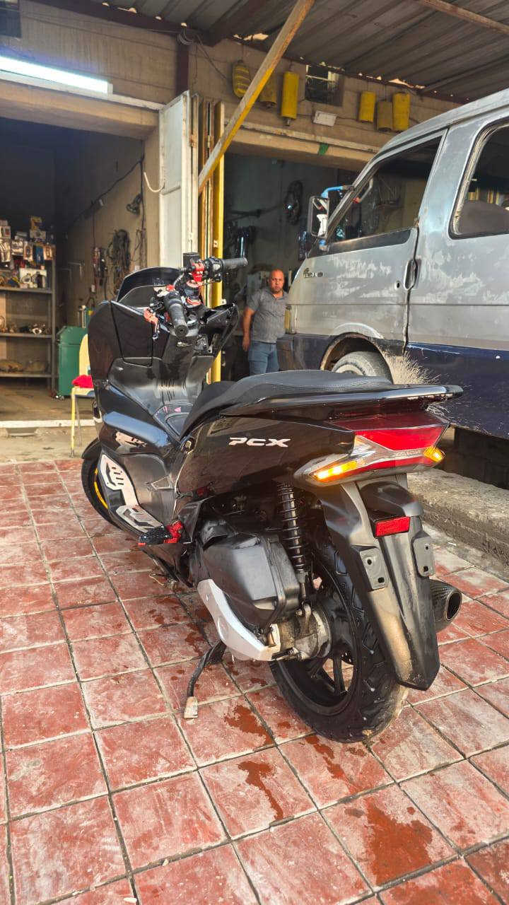 دراجه pcx مزوده رياضي
دراجه ياباني وارد ماليزي عنبارين بريك خلفي دسك
مزوده اصل تدفئه يدات 
يدات بريك رياضي 
صالنصه رياضي ستيرن رياضي كلجات رياضي سستم رياضي بيه قطع كاربون فايبر دراجه جديه 
وشلعه ومعدل خير من الله وصوته كلش حلو مرتب 
السعر 18 وبيه مجال شي بسيط 
الزعفرانيه 
***********
