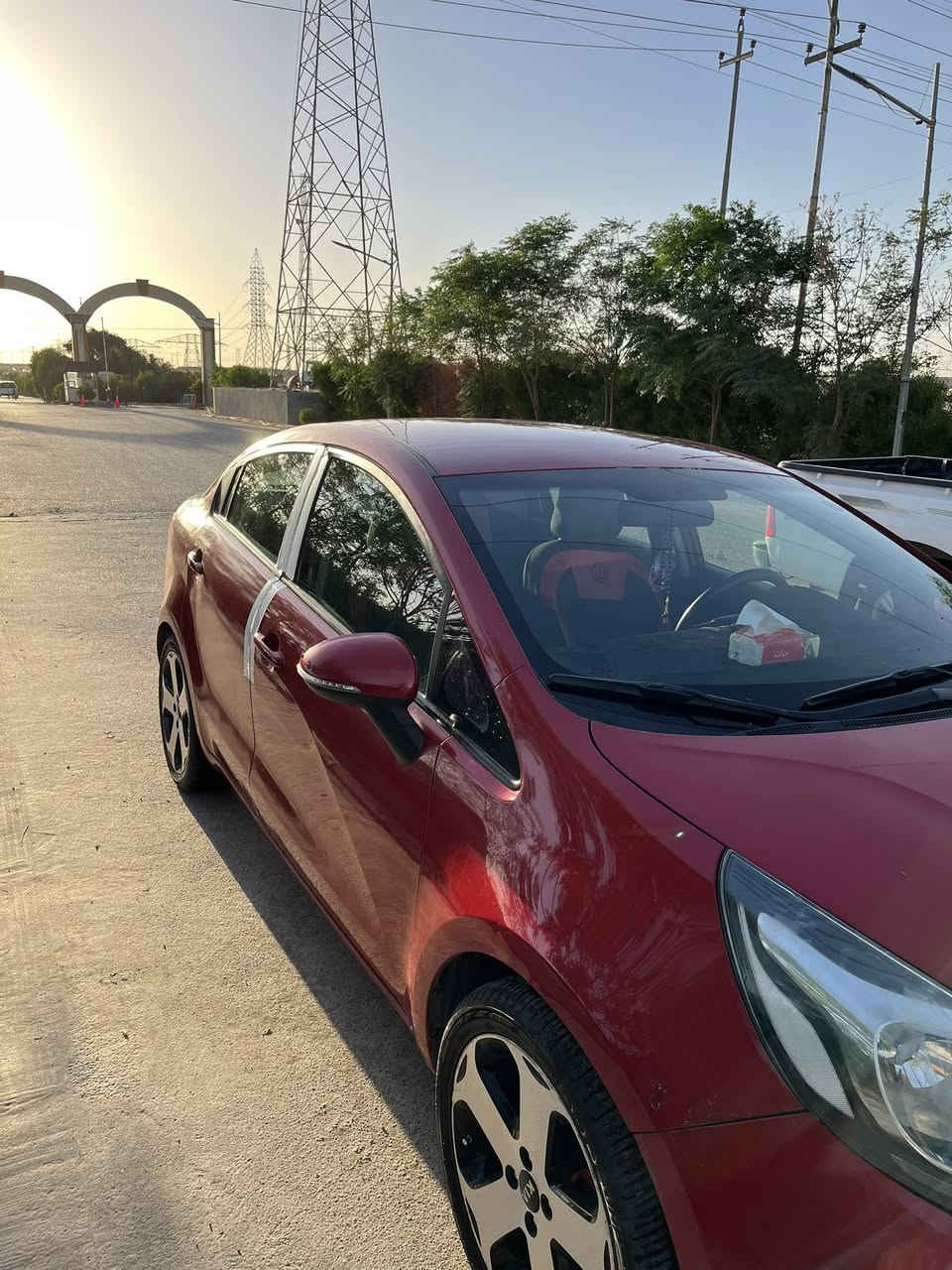 السلام عليكم... اعتذر عن الاقساط ولوعده 

 للبيع كياريو 2012خليجي لون احمر رقم سليمانيه سنويه
جديده
مواصفات
تحكم ستيرن
مري شفط
تبريد ثلج
محرك 1600 شرط
سنويه ل2027
نضام ايكو ولباقي معروفات بيها 3قطع صبغ بدون ضرر
(سياره كامله مكمله من كلشي مال بيت )
سعرها 93وبيها مجال للشراي
مكاني تكريت ***********
