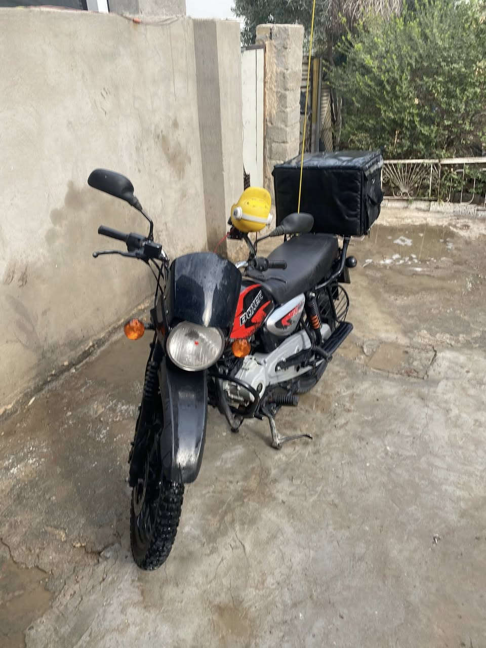 السلام عليكم دراجه بوكسر 
موديل 2022
مرقم تحويل ثاني يوم
كهربائيات كامله 
مكينه مفتوحه مبدل بوشه و بستم فقط 
السعر 2 مليون و ربع و بيهة مجال 
مكاني البياع 
رقم 
***********
***********
