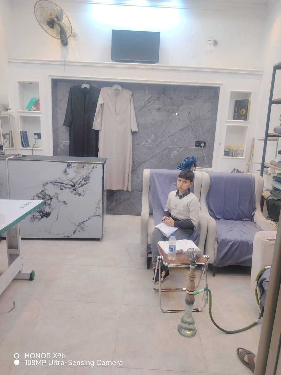 محل خياطه للايجار كامل ديكور جديد يتاجر غراض او بدون غراض حسب الاتفاق مجاور حسينيه نهر ***********
