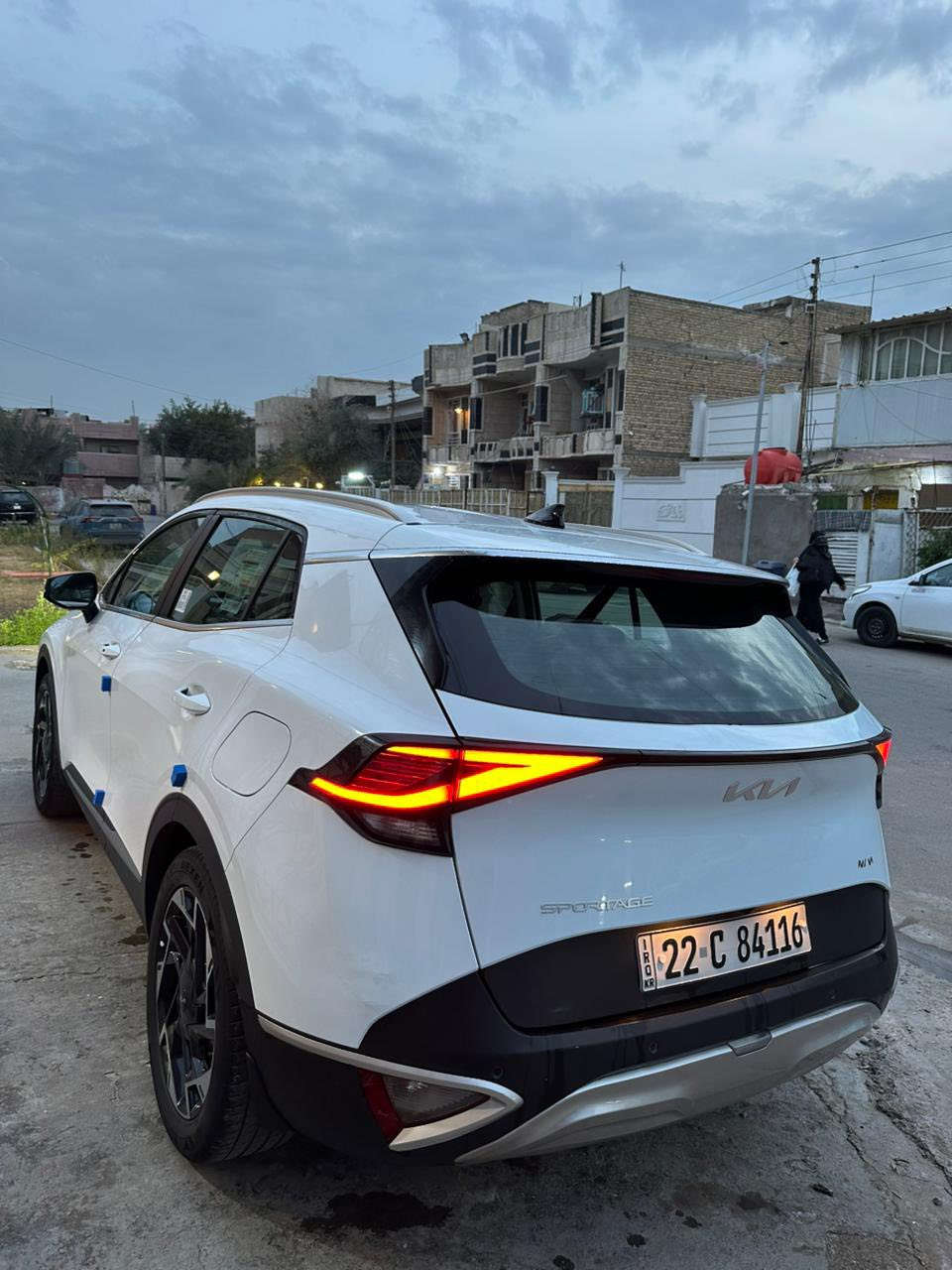 للبيع كيا سبورتاج 2023 خليجي ضمان شركة نم 
فوول مواصفات عدا البانوراما فقط
رقم اربيل باسمنه تحويل مباشر بأسم المشتري او وكاله عامه 
سياره جديده وبعده كله بوضع الشركه ماشيه 35 الف
بيه طخه وحده بكد اصبع على وضعه مامصلحه بجاملغ الامامي الايمن مبين بلصور وسونار موجود مال مندلاوي 
سعر مناسب وبلعافيه للياخذه 
مكاني بغداد الشعب مقابيل سوق شلال
***********
