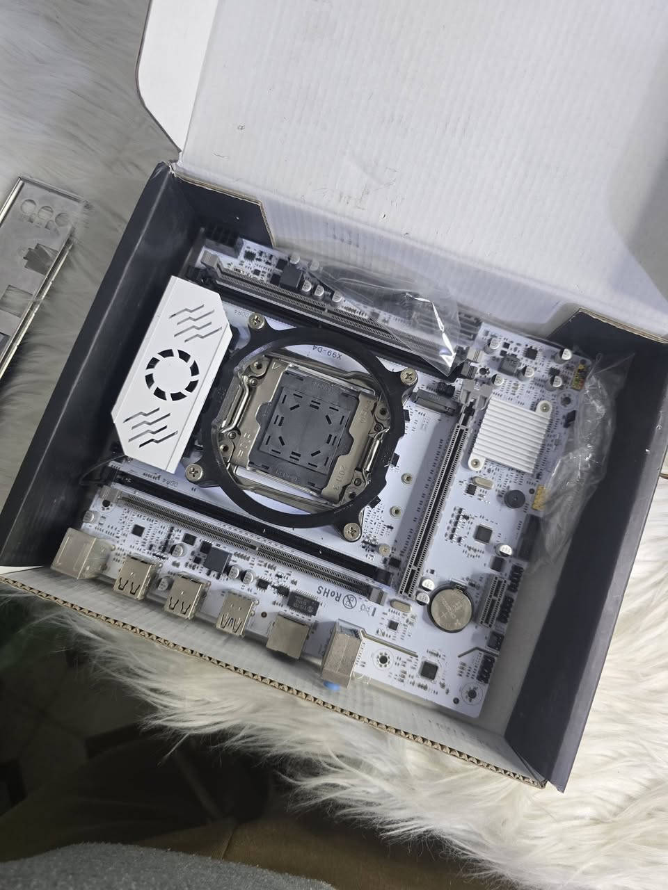 معالج زيون+مذربورد+رامين 8X2 3200 DDR4 
السعر ١٠٠ يوجد توصيل


**إذا كنت صاحب هذا الإعلان وتريد حذفه لأي سبب، رجاءا أرسل رسالة إلى الدعم الفني**