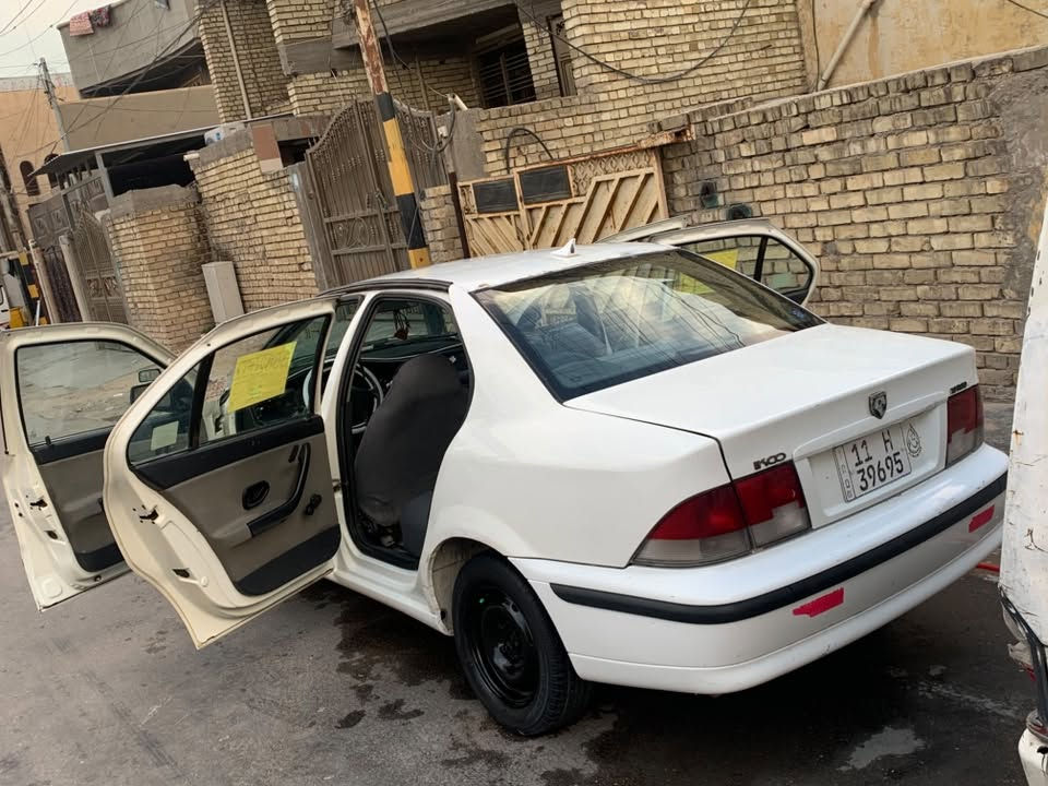 السلام عليكم 
سمند مديل 10 خصوصي رقم بغداد انكليزي سنوية لل31 
سيارة نضيفة غرفتها تخبل 
ارضية كلها جديدة.لايتات زنون.كهربائيات كلها شغالة 
(محرك+كير +تبريد)وي السويج 
سنتر لوك 
اشاير 
بيها فقط بنيد مبدل لان طاير القمارة سليمة غير هل شي كلشي مفول
 السيارة نضيفة بمعنى الكلمة فقط ملاحضات بسيطة 
للاستفسار*********** مكان بغداد مدينة الصدر
