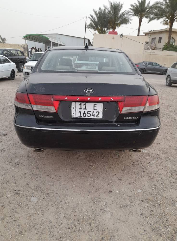 السلام عليكم شباب  للبيع ازيرا  2008  رقم انكليزي شرط التحويل وارد امريكي ضررها جاملغ  الامامي جيهت اليمين  والخلفي ايضا جيهت اليمين   محرك  سته سلندر  3300 المرغوب  مواصفاتها فول كشن كهرباء فتحه سقف تبريد قطعتين شاشه   تحكم تبريد  تحكم ستيرن السعر 80 وبيها مجال قليل  مكان السياره التاجي طريق سبع البور  *********** بغداد, العراق
