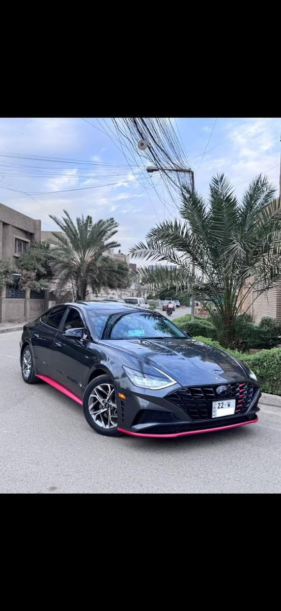 سيارة سوناتا 2022 وارد امريكي كلين شماليه
فول مواصفات 
محرك 2500gdi 
المواصفات 
-فتحه - بصمه - شاشه كاربلي - اربع وضعيات قياده - رادار امامي - رادار خلفي - نقطه عمياء - تدفئه كشنات - قياده ذاتيه - تحديد مسار - قطعتين تبريد - تشغيل عن بعد - كامره خلفيه - حساسات مري - تدفئة ستيرن - فتحات USB - تحكم مقعد كهربائي - تحمكات مقود - مصابيح led 
السياره ماشيه ٥٠ الف كيلو بأسمي تحويل ثاني يوم 
السعر : 177 وبيها مجال 
العنوان : بغداد حي القاهره 
للاتصال : ***********
ملاحظه : السياره بيها طخه خفيفه من البنيد
