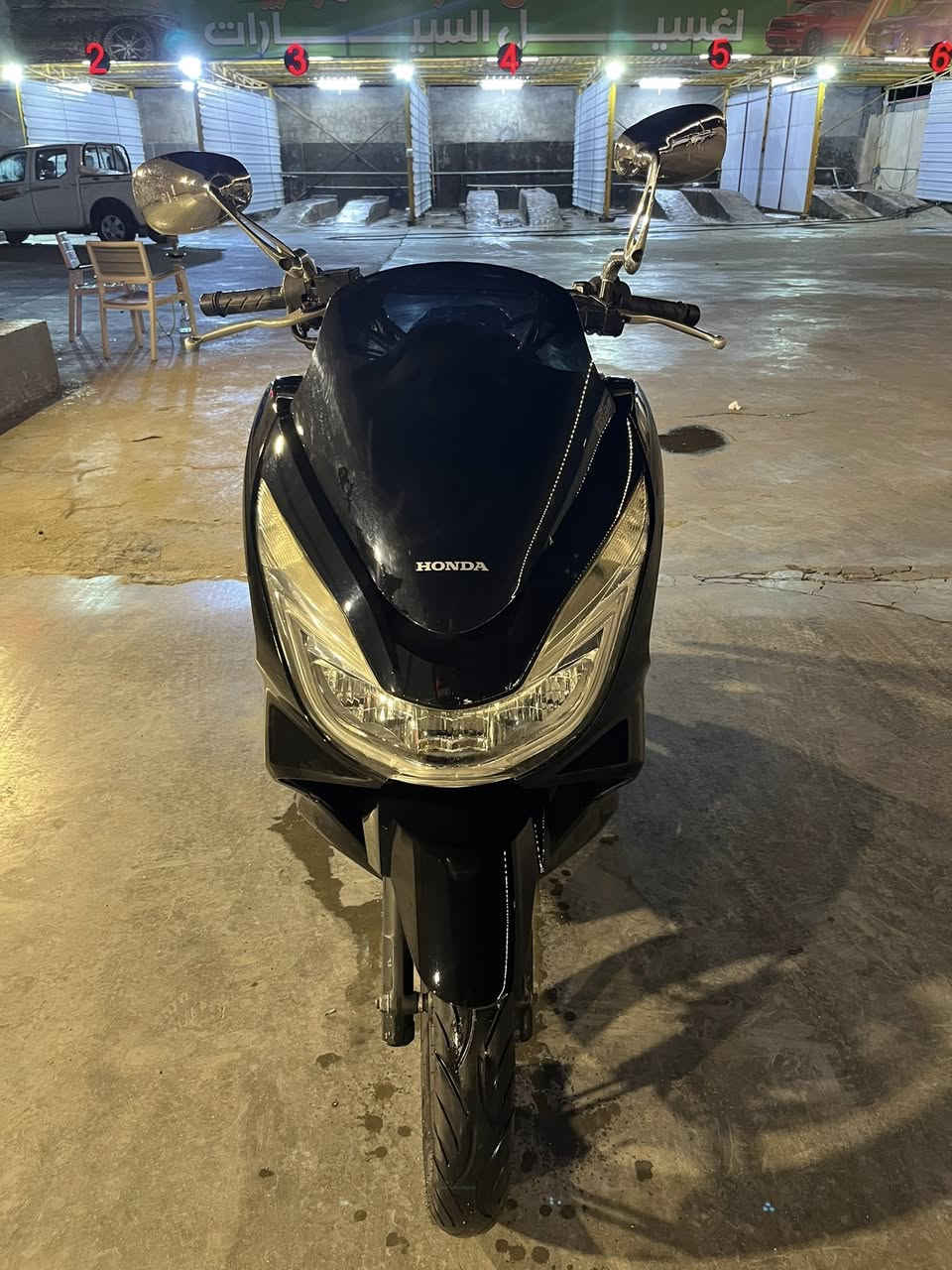 سلام عليكم دراجة PCX جيل ثاني ياباني الدراجة اخذتها من الرمبة وذبيتها بالبيت قليل اطلع بيها بدلت الكفر الاصلي بتجاري الاصلي موجود بدلته لغرض اللون الاصلي لونه رصاصي الدراجه جديده بمعنى الكلمه احلى من الصور ما مفتوح بيها برغي واحد ماشية 17 الف اني اخذتها ماشية 15 الف السعر 16 ورقة وبيها مجال للشراي
ما متواجد خاص ***********

