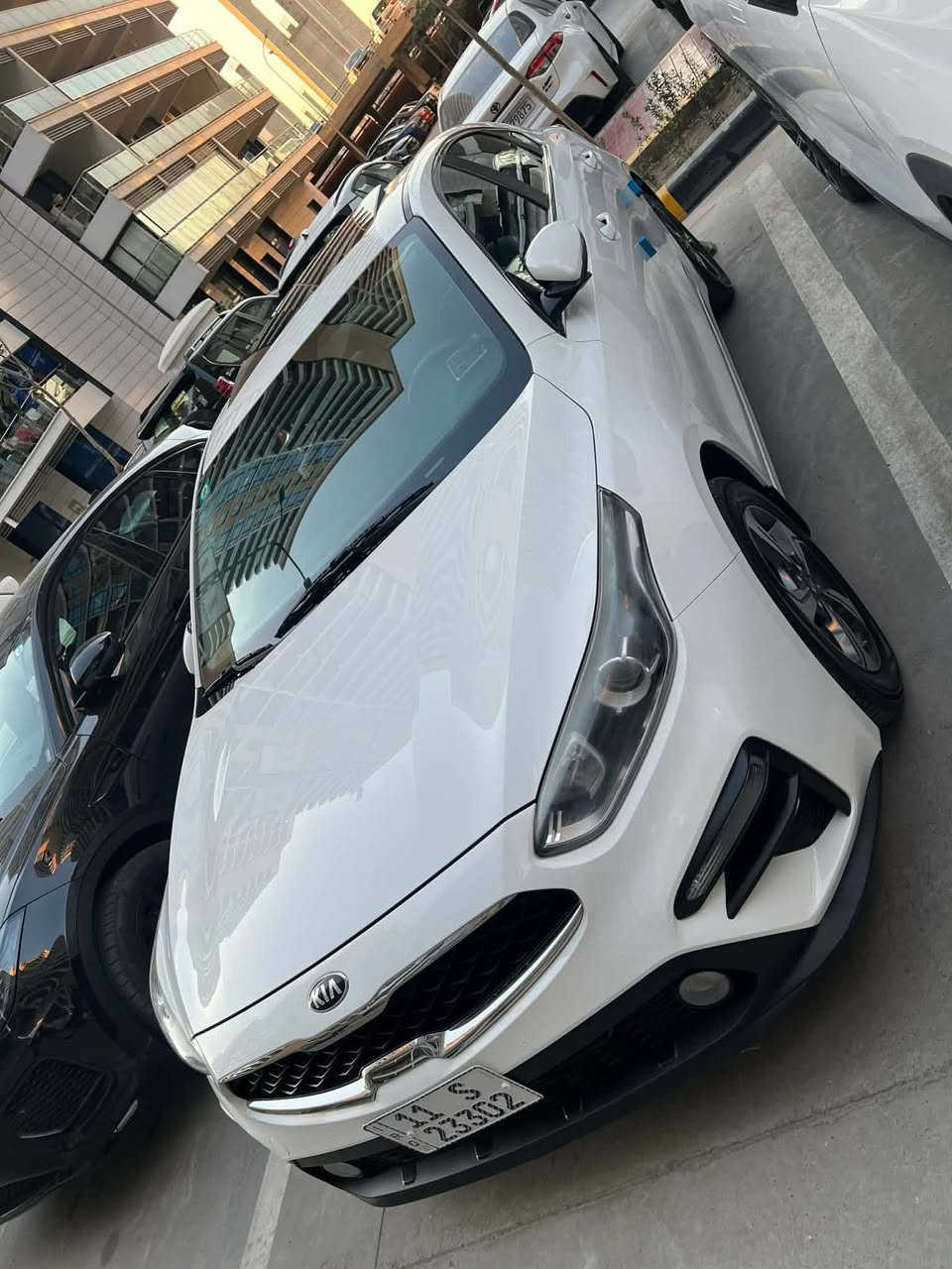 سلام عليكم
كيا سيراتو موديل 2020 كفاله عامه فقط بارد باب خلف باب السائق
مواصفات السيارة 
تبريد قطعتين 
داخل لونين مرغرب 
سلايد 
اشاير بالمري + مري شفط
تحكم سترين جهتين 
ويل كاب كروم اصلي ٥ 
مود درايف + ٣ انظمه قيادة 
حساس خلفي + شاشه + كامرا 
رقم بغداد جديد تحويل شوكت ميعجبك 
ماشيه ٢٧ الف حقيقي سبير منازل
عنوان بغداد كرخ علي صالح قرب منصور 
***********
السعر 
١٥٧ مجال كلش بسيط اخوان
