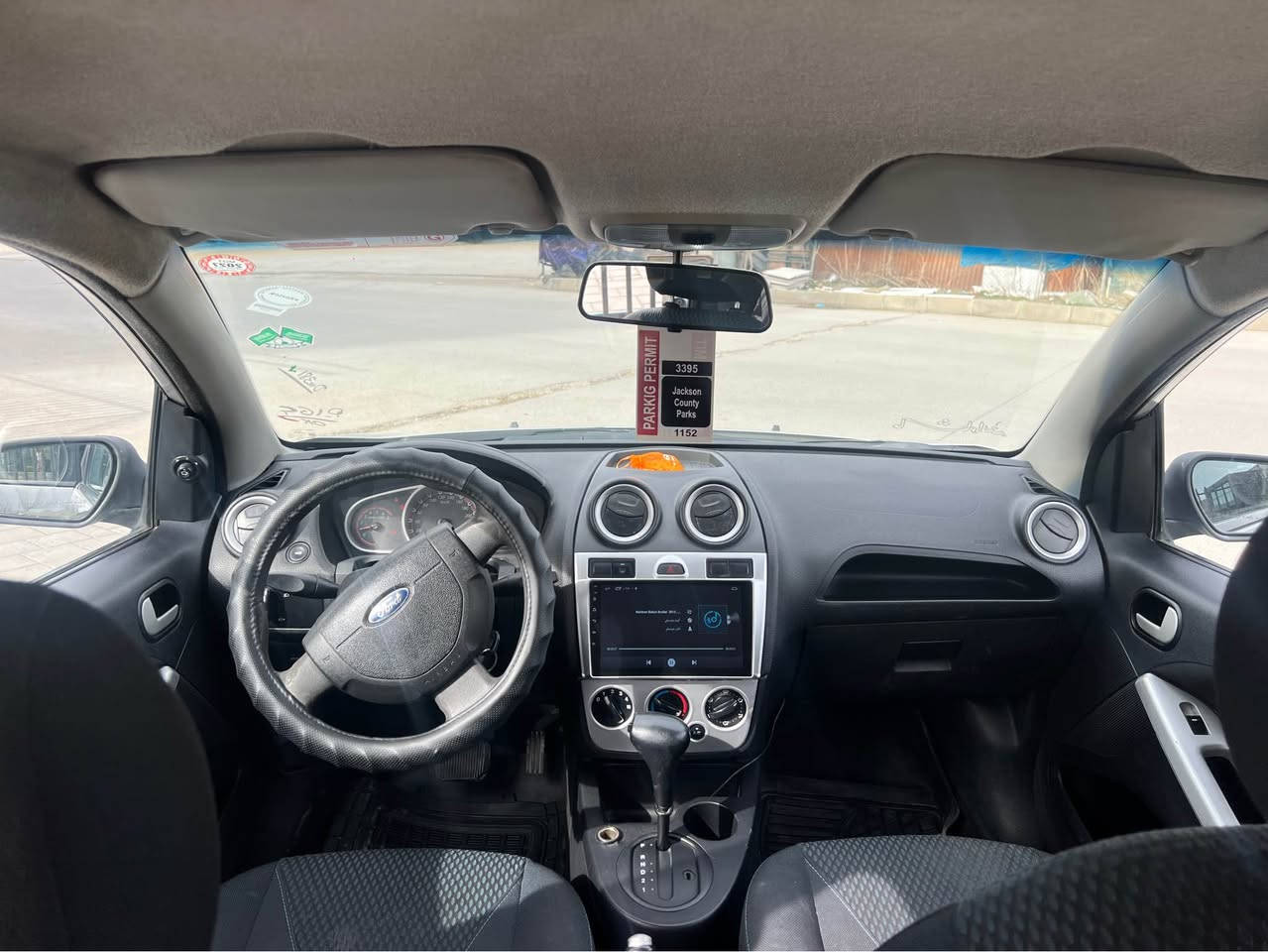 ***********  سليمانى 
٧٧ $ قوفليتى 
فورد فيگوو ٢٠١٤  شه ريكه نيفا بوياخى نيه  سه نه وي تا ٢٠٢٩ تازه يه هه زه ي تازه يه گيرو مه كينه و ته بريدو ته قه و ره قه و كاره باى به شه رت كه ميك ساردو ورده ى هه يه به سه به عام جوانه سه ياره كه ناوى لوك ماوه ته وه السليمانية, العراق
