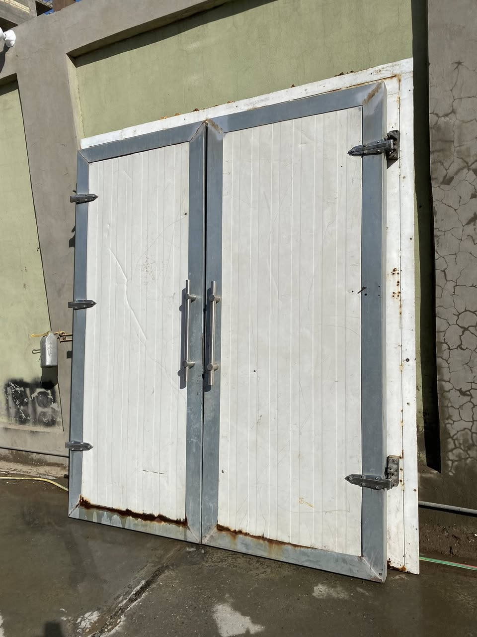 ابواب برادات للبيع العنوان بغداد ***********
