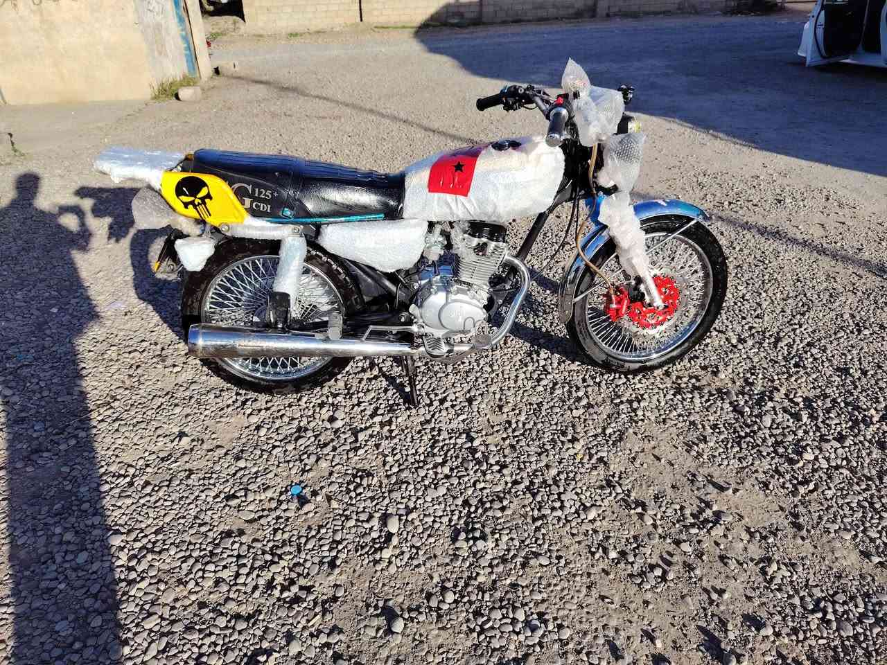 موطور اربعه گير 4 موديل 2025 

محرك مفتوح مبدل بستم 
اما باقي الموطور نضيف مثل ما موضح بلصورة
محرك شلعه ومعدل 

السعر 500 الف بي مجال شي بسيط
الاتصال على ***********
المكان الزاب
