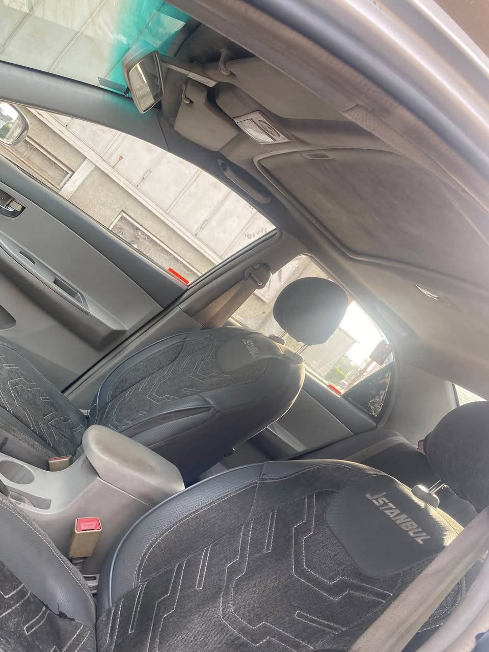 سلام عليكم سيارة بي وايد كير عادي المرغوب مكينة هوندا ١٦٠٠ سيارة كير محرك كفالة بيها باب جاملغ لايسر مبدل وبيها جراد وباقي كله بلادي صدر جديد منظومة تبريد جديد ثلج  تايرات جدد رقم دولي سيارة جاهزة فول بصمة تحكم ستيرن بنروما سعر ٥٤ وبيها مجال مكان بغداد ***********
