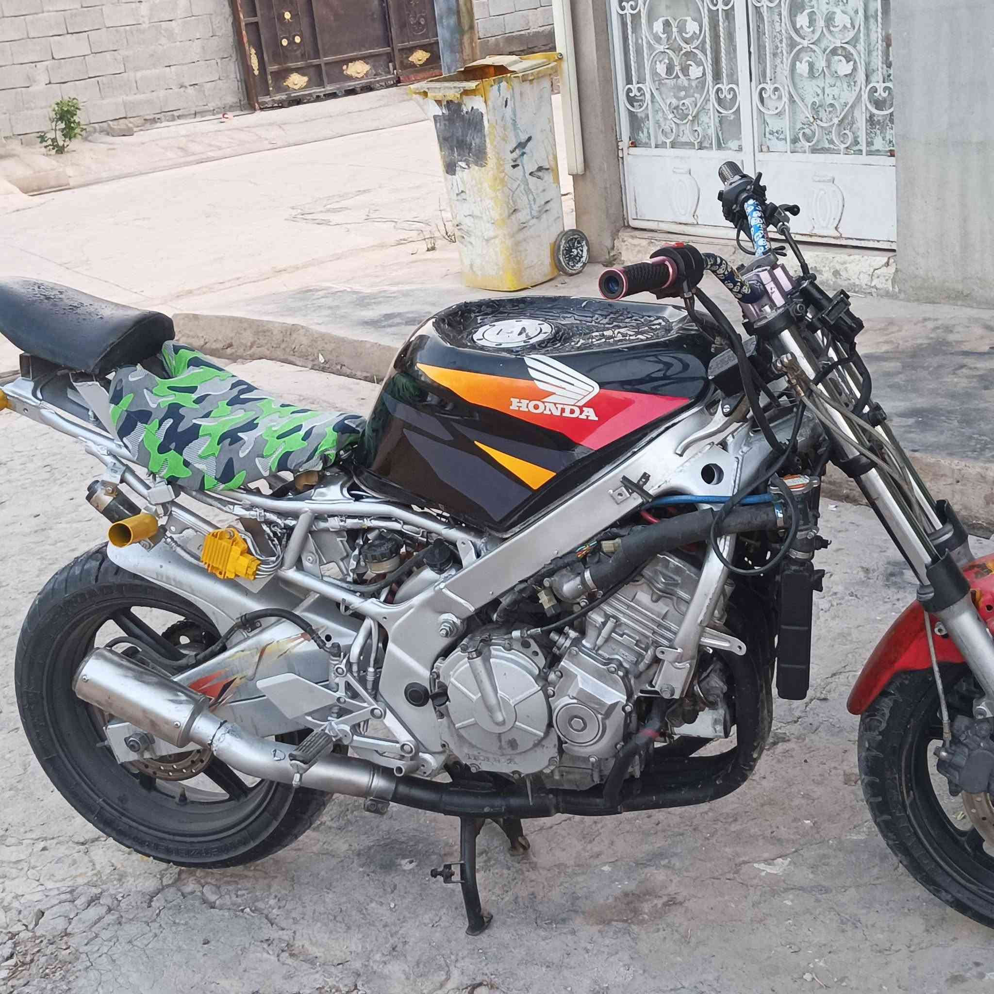 لبيع درجه اي عيب مابي ها  نشاط فول معدل كدام العين السعر 1300 الشراي يخابر مكاني كركوك حي العسكري ***********
